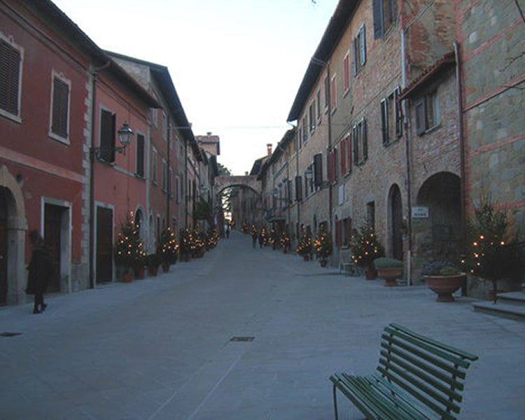 Citerna chiesa e corso